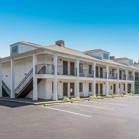 Quality Inn Decherd Bagian luar foto